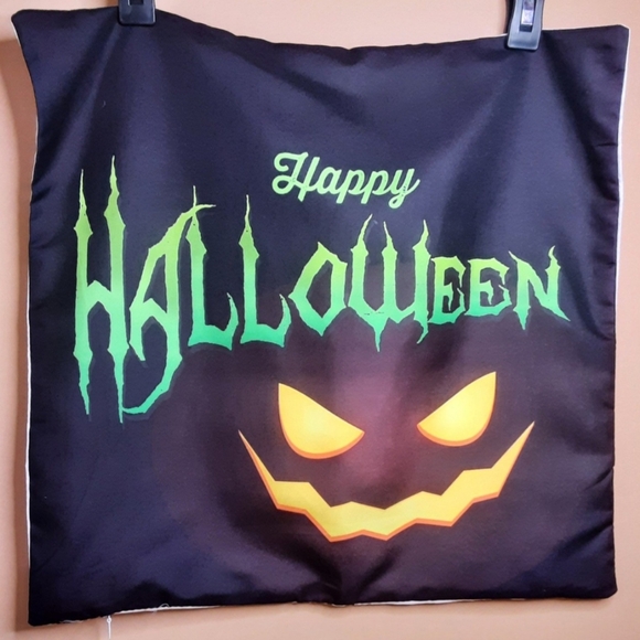 NEW Set of 4 Halloween Pillowcovers - nice soft feel with vibrant colors! - Picture 5 of 10
